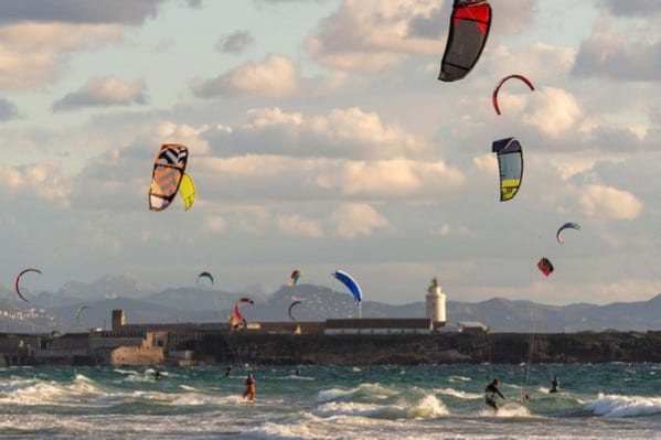 Chicken Loop Kite Club (Cádiz, Spanien)
